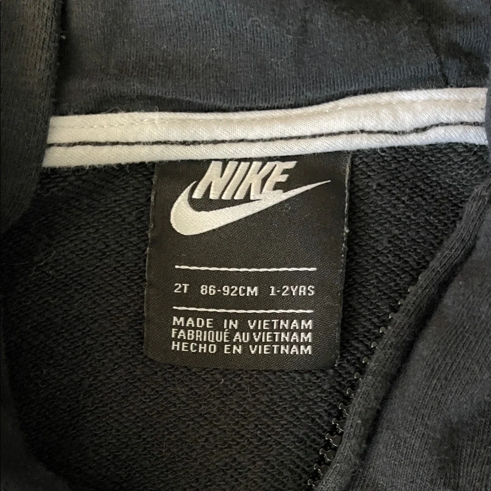 Nike Kids Black and Gray Two-Tone Zip Hoodie - Size 2T - Picture 2 of 3